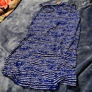 Long skirt with side slit